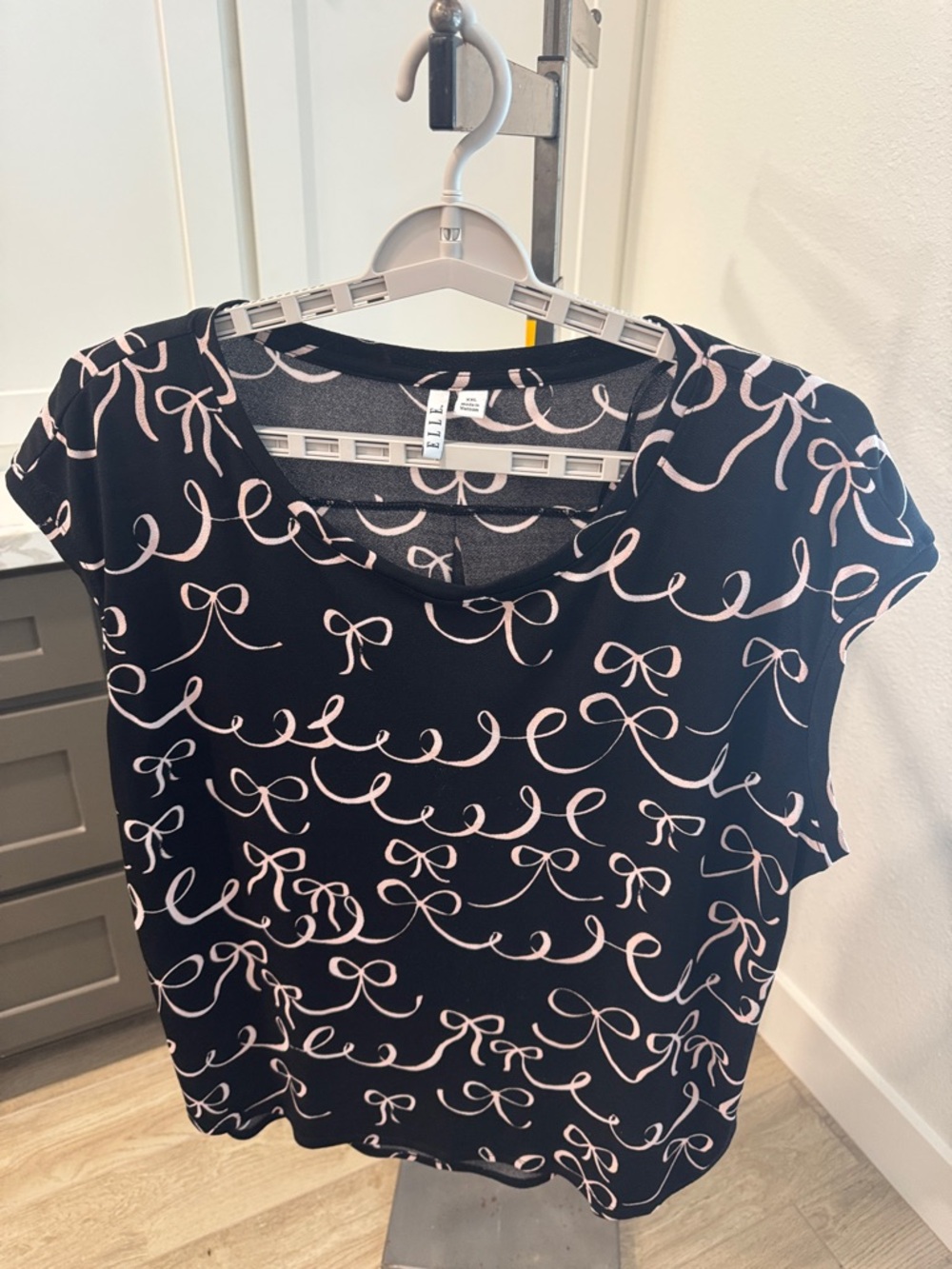 Elle Black Dress Tee with Pink Bow Script Size XXL
